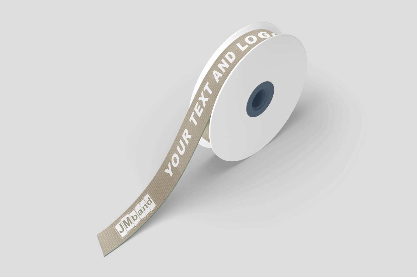 En rull Gavebånd bambus stoff silketrykk med JM Band®-logoen på.