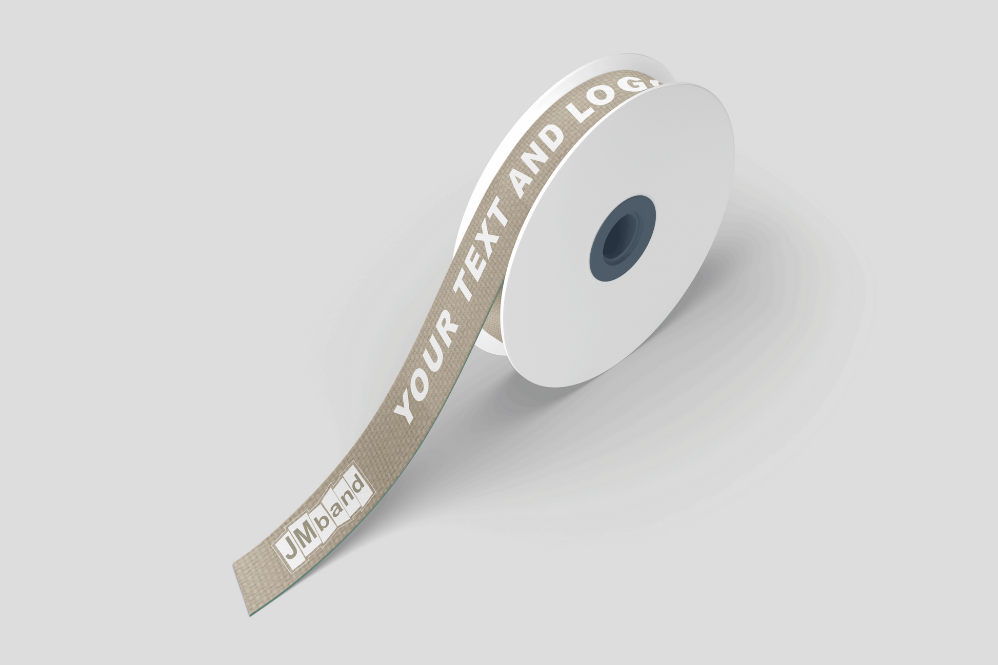 En rull Gavebånd bambus stoff silketrykk med JM Band®-logoen på.
