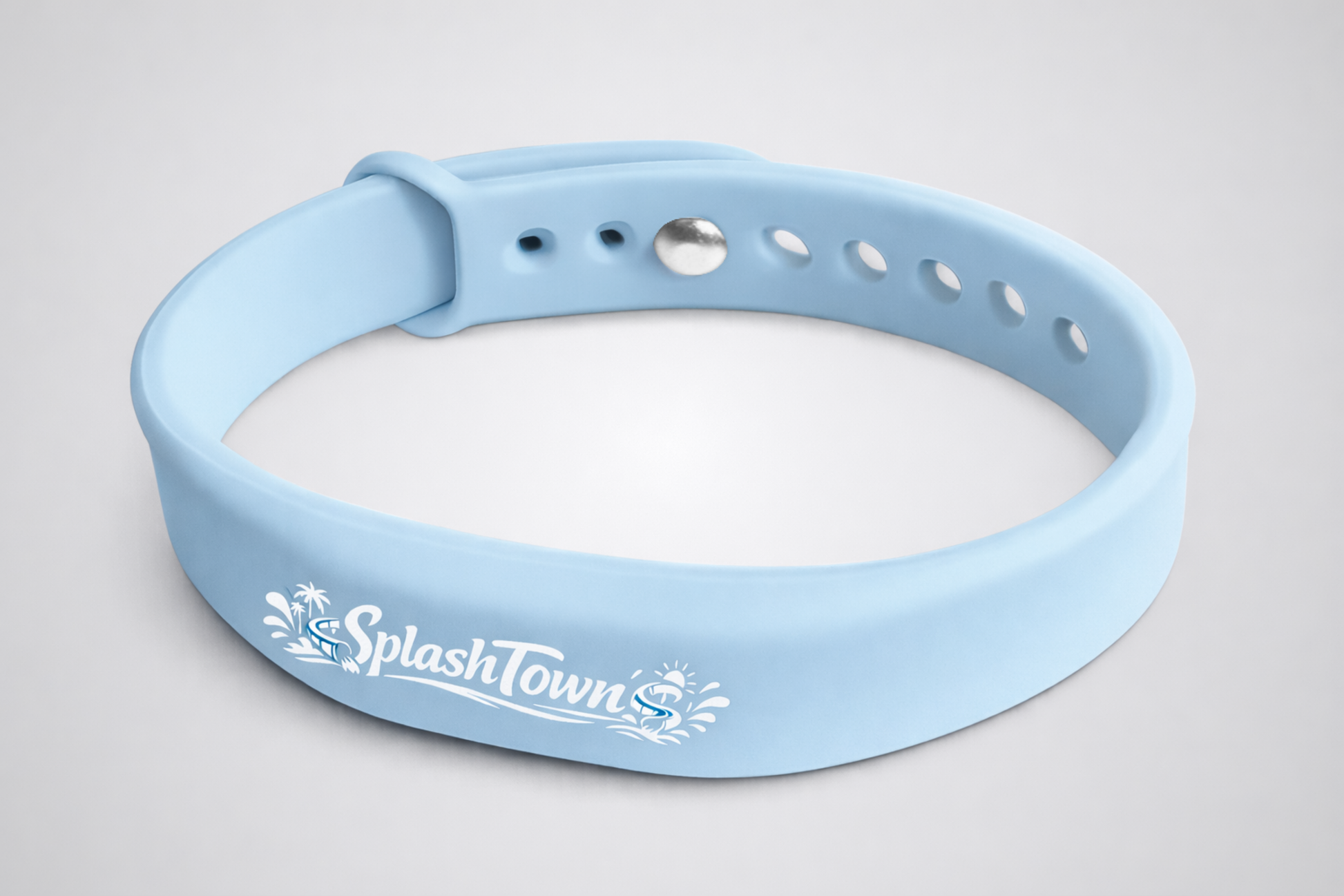 Et foto av et silikonarmbånd med NFC og eget design fra JM Band®