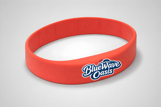 Et rødt silikonarmbånd med NFC og eget logo fra JM Band®