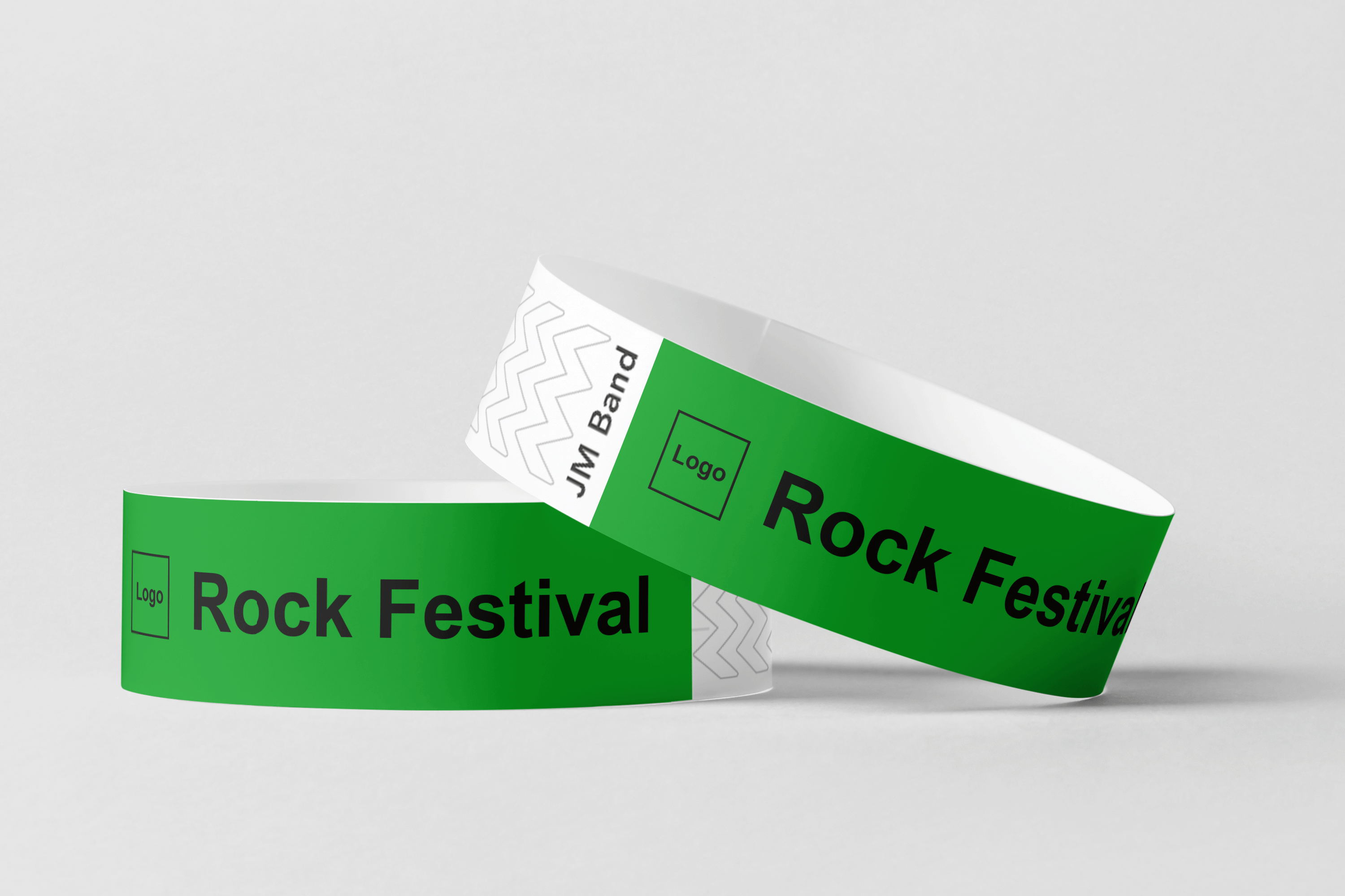 To armbånd med ordet rockefestival på.